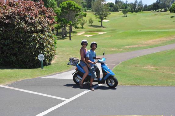 De scooter pelos campos de golfe de Bermuda